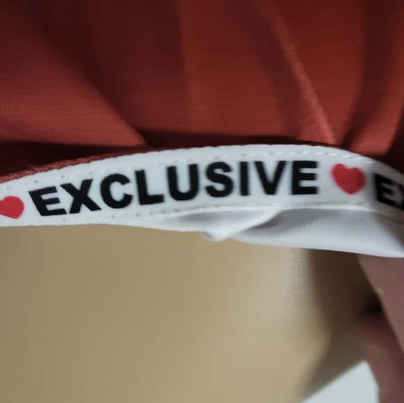 EXCLUSIVE TOP - Picture 5 of 8